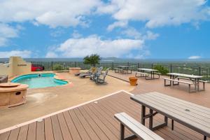 One-of-a-Kind Guest Suite in Hill Country w Pool