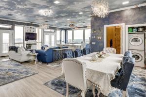 One-of-a-Kind Guest Suite in Hill Country w Pool