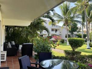 Apartment close to the beach in private condo