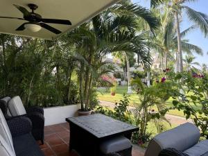 Apartment close to the beach in private condo