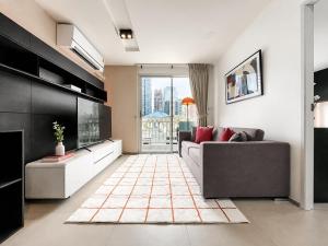 500m BTS l Large 53 sqm l Rooftop pool