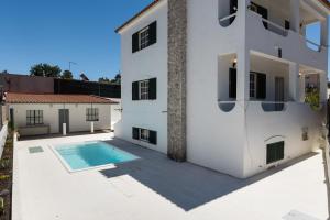 Lagoa de Albufeira Villa - Private Pool, 4 Bedrooms, BBQ & Near Beach