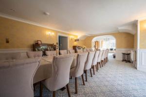 Loch Ness Escape | Pool, Views & Family Oriented