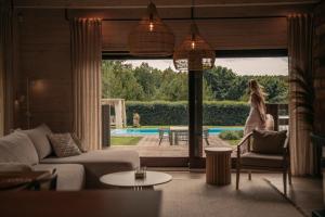 Domki NATURAlnie - dom SOLO, basen, balia, sauna, jezioro, las