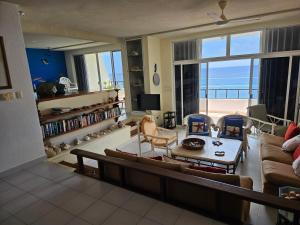 Cantamar 401, huge condo , incredible views, Sargassum Free