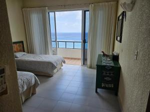 Cantamar 401, huge condo , incredible views, Sargassum Free