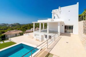 Exclusive Malaga Villa with Sea Views and Rooftop Terrace