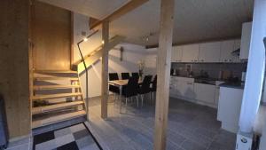 Big 3-bedroom flat with new kitchen