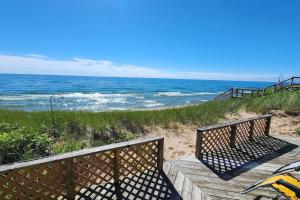 Relax on Lake Michigan at Reagans Landing