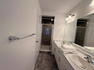 Peaceful Stratford Home Private & Cozy