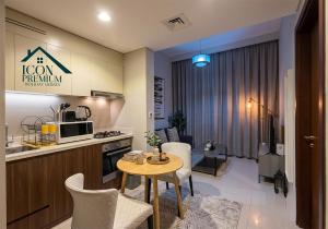 Canal Front 1BHK 5-Star Facilities Business Bay