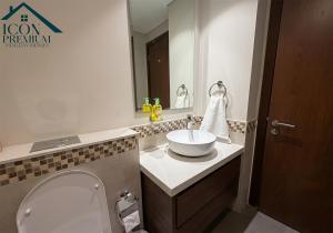 Canal Front 1BHK 5-Star Facilities Business Bay