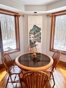 Evergreen Cottage 58Acre Farm Retreat w Pond