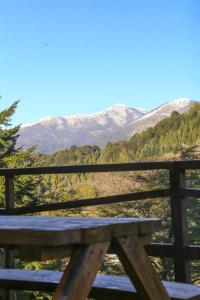 Cabañas en Bariloche con vistas a la montaña, parrilla y cochera