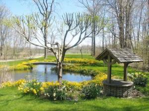 Evergreen Cottage 58Acre Farm Retreat w Pond