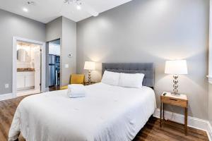 Bright & Cozy Church Conversion 1BR