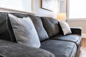 Bright & Cozy Church Conversion 1BR