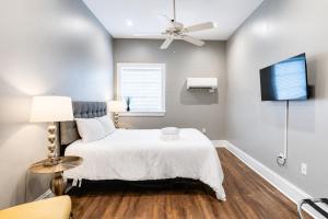 Bright & Cozy Church Conversion 1BR