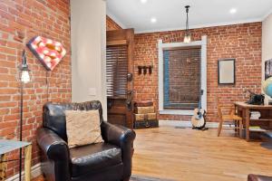 The Whittier Wonder, Artful and Dog Friendly
