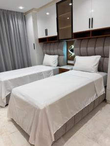 Amira Luxe
