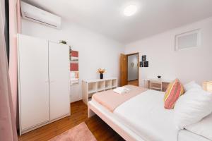 Private Room - AC - 3 Min to Arroios Metro