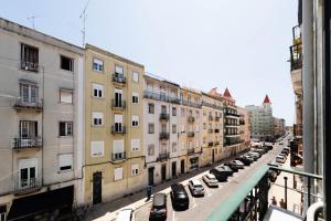 Private Room - AC - 3 Min to Arroios Metro