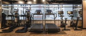 High Floor 2BR · Pool, Gym & Concierge · Battersea
