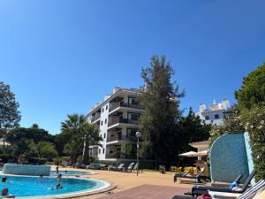 Seaside 1BDR w 2 bathrooms, pool