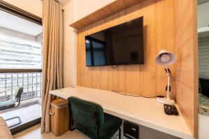 BHaus Setin Republica - Studio com Varanda - 4o andar - Centro SP - Lavanderia Pay per use - Academia - Coworking - Piscina - Em Frente ao Metrô - sr41