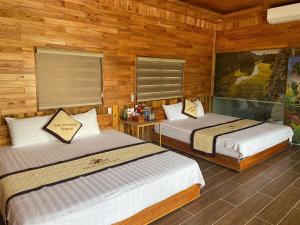 Xuan Son Lakeside Bungalow