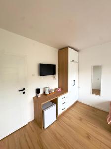 Villa Ella apartments
