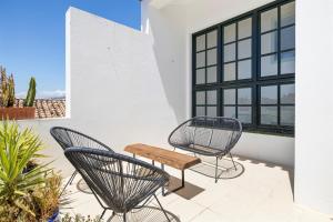 Beautiful Townhouse With Pool & Two Terraces