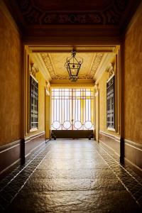Simple apartment a stones throw from Porta Susa
