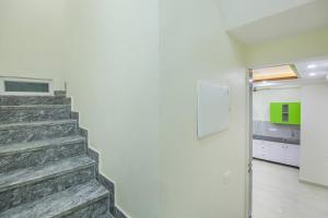 Collection O Corporate Suite Near Omaxe Celebration Mall