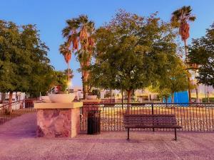 Home for groups or family, Pool, near Hermosillo Airport