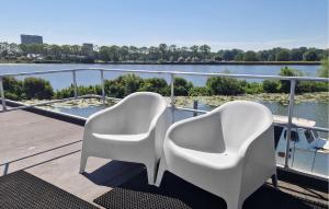 2 Bedroom Amazing Ship In Amsterdam