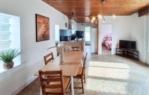 Lovely Home In Vendays-Montalivet With Wifi