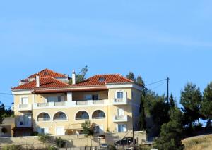 Treehouse Holiday Homes Argolida Greece