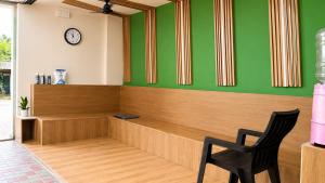 Hotel Varshini Spark Inn