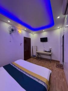 Trung Hiếu Hotel - bên cạnh Miếu Bà Chúa Xứ