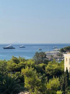 Athens Riviera Suite