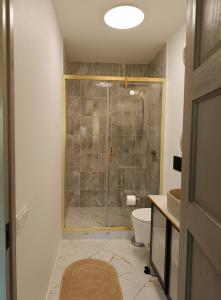 T44 Gold Studio