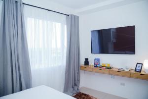 2 bedroom suite sleeps 8 in Central Bacolod