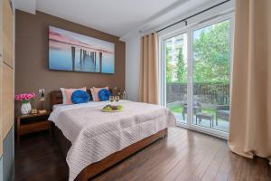 Lumina I 2BR Apartment with Two Patio I Parking