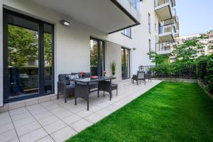 Lumina I 2BR Apartment with Two Patio I Parking