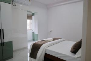 Kukunuru Premier Living , KONDAPUR