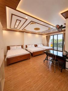 Trung Hiếu Hotel - bên cạnh Miếu Bà Chúa Xứ