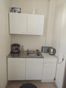 Monteurzimmer 2 Betten WC Dusche Gemeinschaftsküche