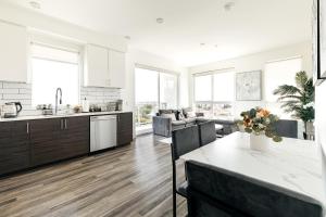 Modern Stay Hollywood