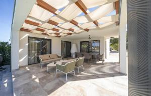 Beautiful Home In Zerava